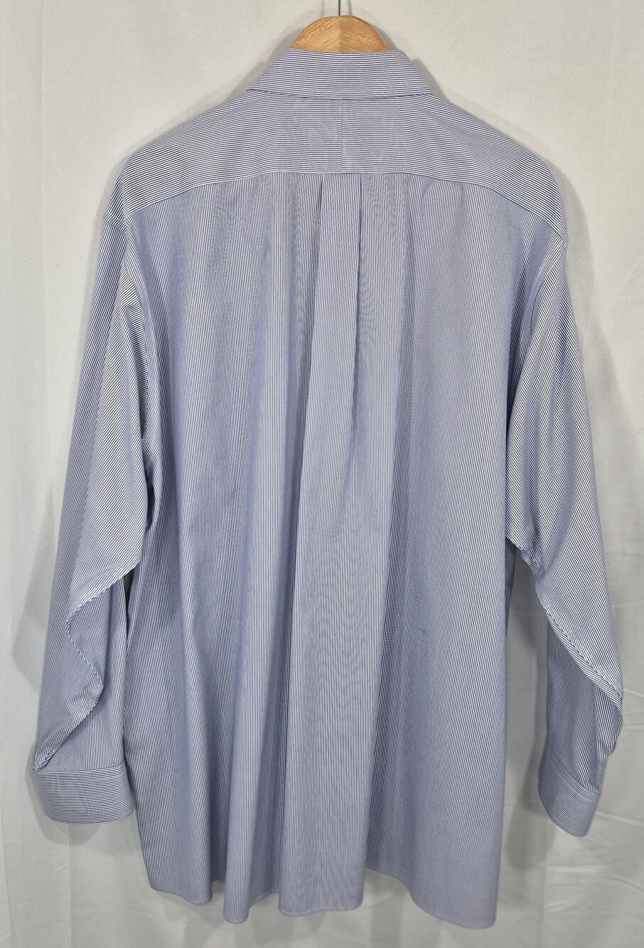 Jos. A. Bank Traveler Mens 18 35 Blue White Pinstripe Button Down Dress Shirt 2X - Picture 2 of 4